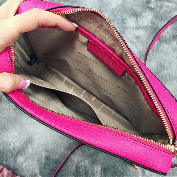 Michael Kors Jet Set Travel Crossbody - Brand new! - Picture 2 of 2